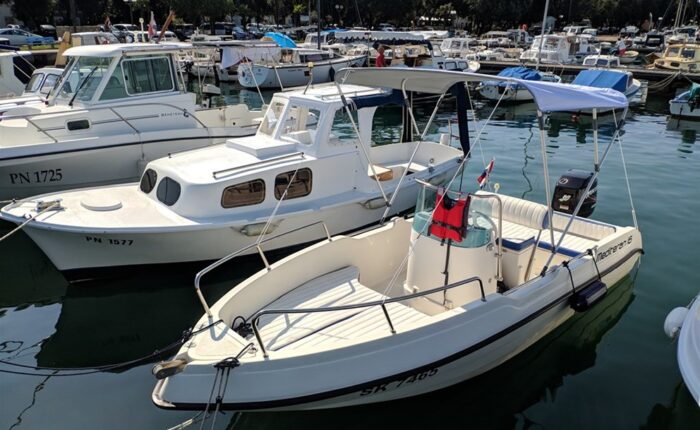 rent a boat korcula town